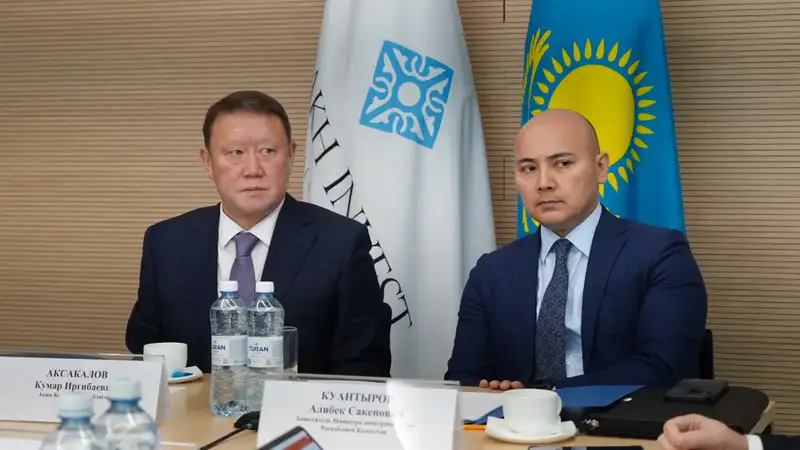 В МИД РК обсудили привлечение инвестиций и развитие проектов в Костанайской области (3)