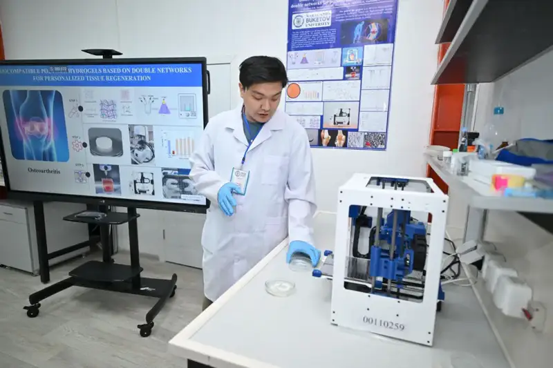 Маулен Ашимбаев посетил технопарк Карагандинского университета и ознакомился с научными проектами студентов {city2}