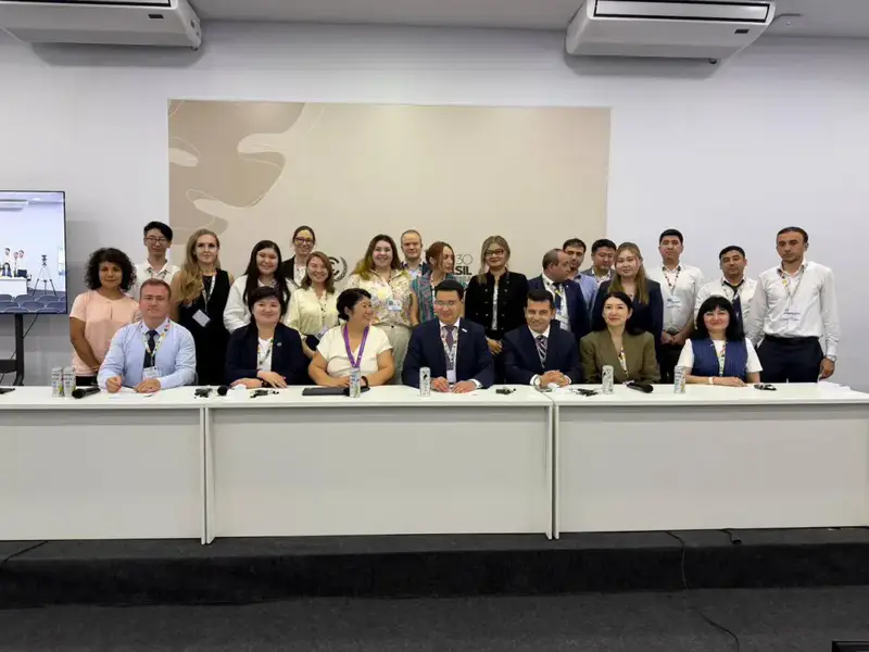 Вице-министр Мансур Ошурбаев выступил на мероприятии по климатическим действиям и обновлённым ОНУВ на полях COP30 (4)