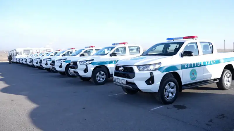 В Караганде гвардейцам вручили ключи от новых служебных автомобилей (6)