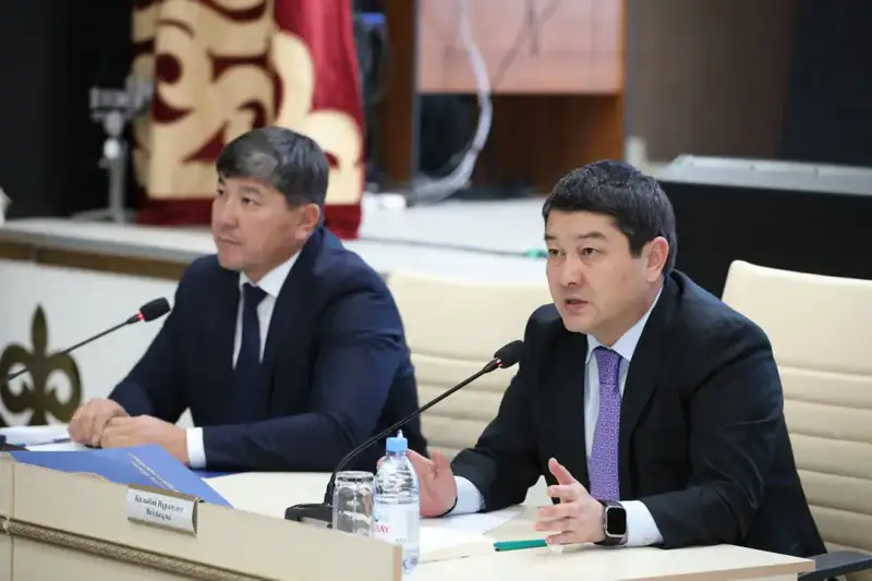 Нурдаулет Килыбай обсудил проблему безработицы в Каракиянском районе и встретился с жителями села Жетыбай (4)