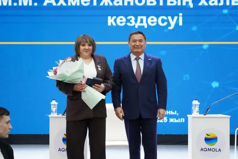 Встречу с населением Бурабайского района провел аким области Марат Ахметжанов (4)