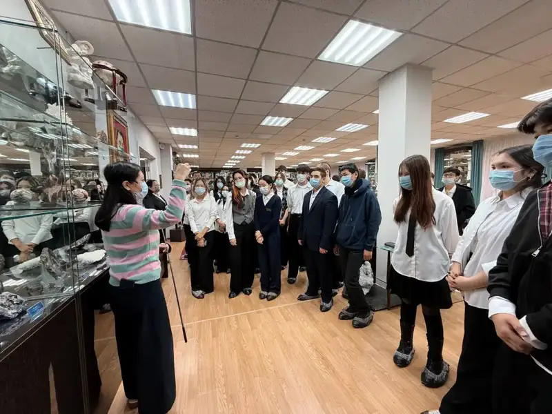 Столичные школьники открыли для себя мир минералов и ценности государственной службы (5)