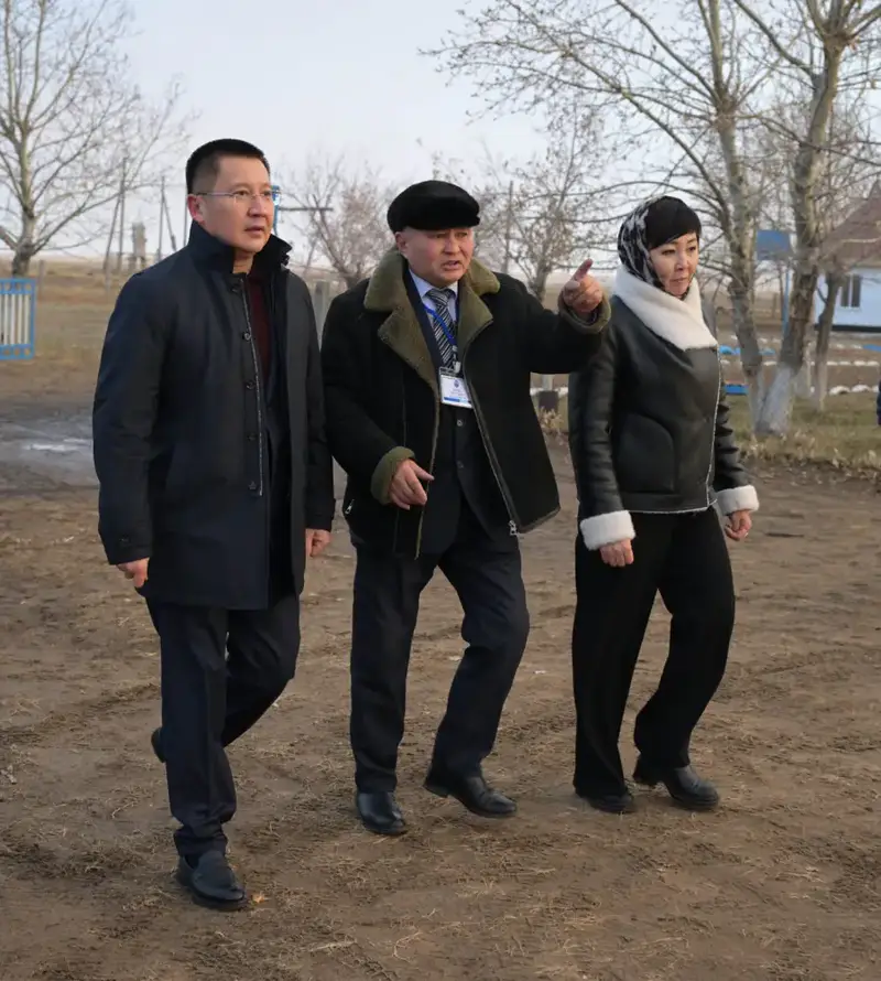 Строительство будущего: Аким Асаин Байханов закладывает основы новой школы в Тосагаше {city2}