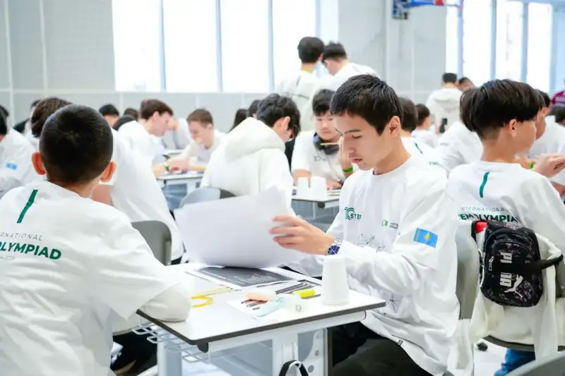 Международные STEM-олимпиада и битва роботов стартовали в Астане (3)