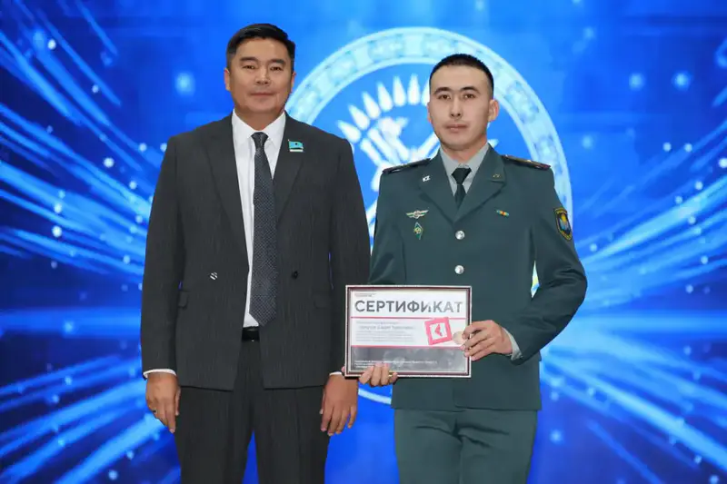 Гвардейцам вручили ещё 400 сертификатов в рамках конкурса «Срочник 2.0» (3)