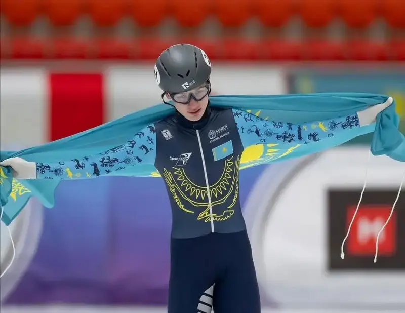 Богдан Вехов завоевал два золота на этапе Кубка мира по шорт-треку в Астане {city2}