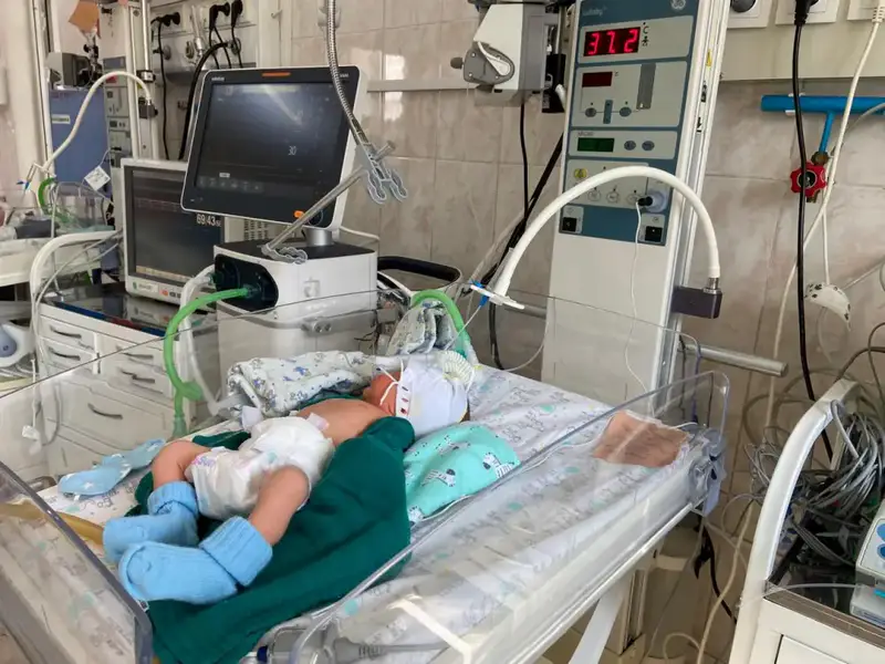 Спасение новорождённого весом 742 грамма в Алматы: международный успех в области неонатальной медицины {city2}