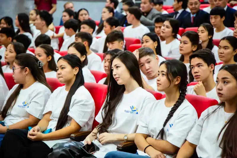 10 484 школьника и один конкурс: кто победил? {city2}