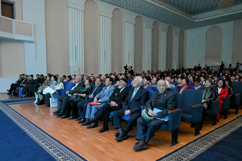 Областной телеканал «SEMEI» празднует 60-летие с награждением ветеранов и сотрудников {city2}