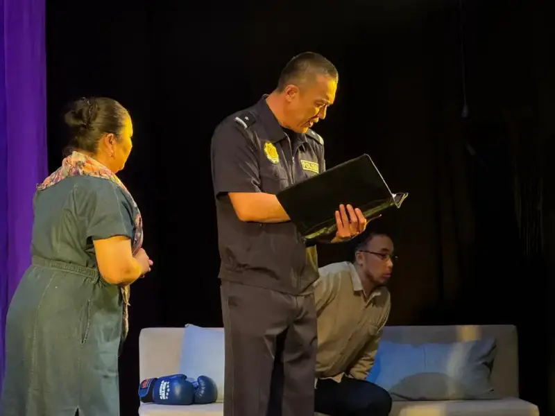 Социальная трагедия «Соңғы аялдама» в Астане: театр поднимает вопросы наркомании и ответственности молодежи {city2}