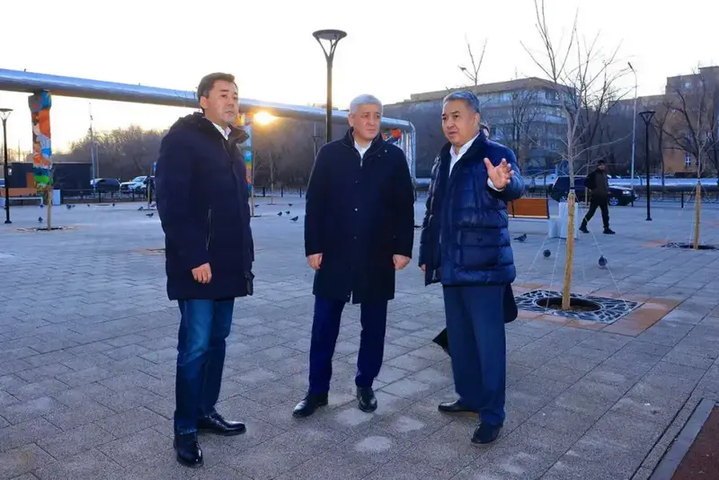 Ермаганбет Булекпаев удовлетворен благоустройством района Алихана Бокейхана в рамках программы "Город без окраин" {city2}