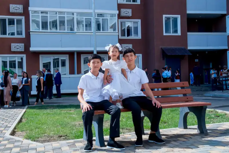 Рост доступного жилья в Алматинской области: более 1000 семей получили новое жилье, что свидетельствует о позитивных изменениях в социальной политике {city2}