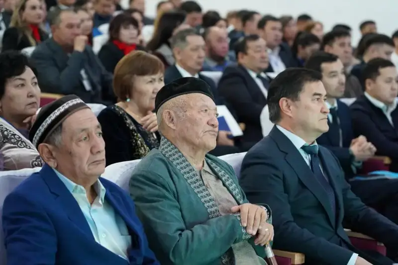 На встрече с населением Буландынского района аким области Марат Ахметжанов обсудил актуальные вопросы развития региона (2)