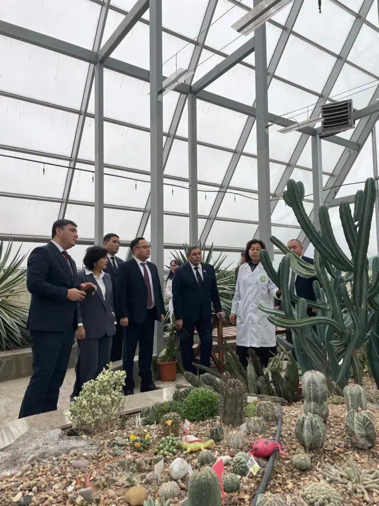 Зеленые идеи: депутаты в ботаническом саду! {city2}