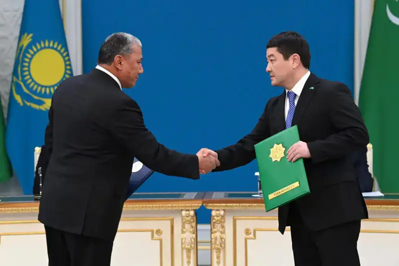 Главы государств подписали соглашения о сотрудничестве между Казахстаном и Туркменистаном {city2}
