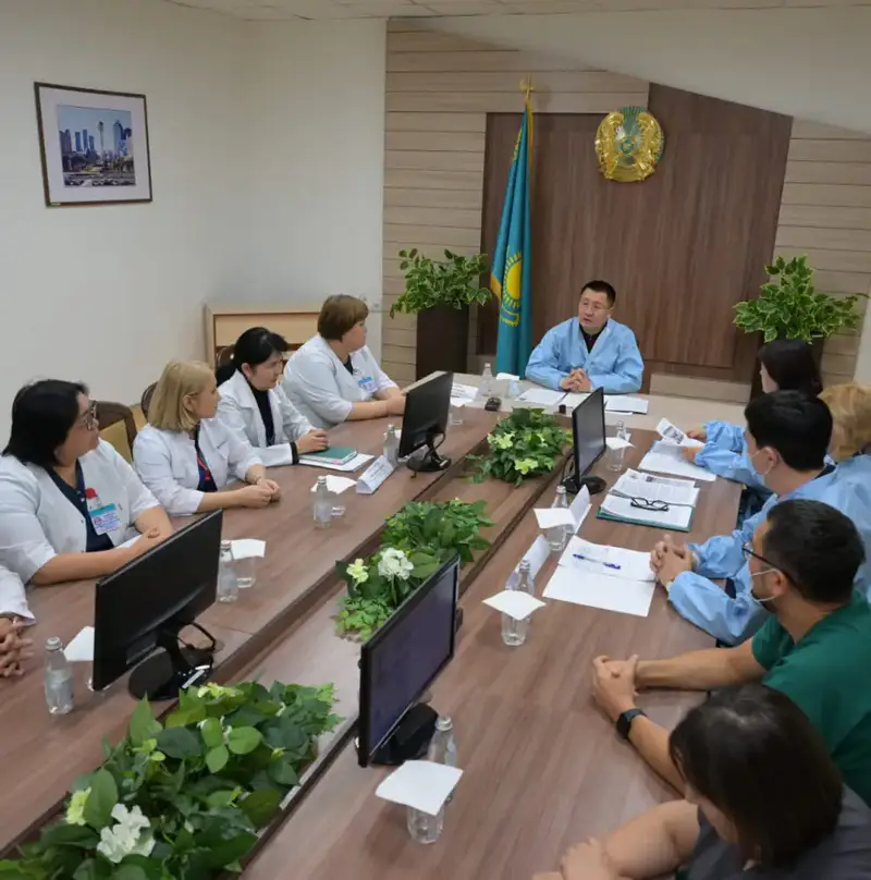 Региональный глава Асаин Байханов ознакомился с работой Павлодарского областного кардиологического центра и обсудил модернизацию медицинского оборудования {city2}