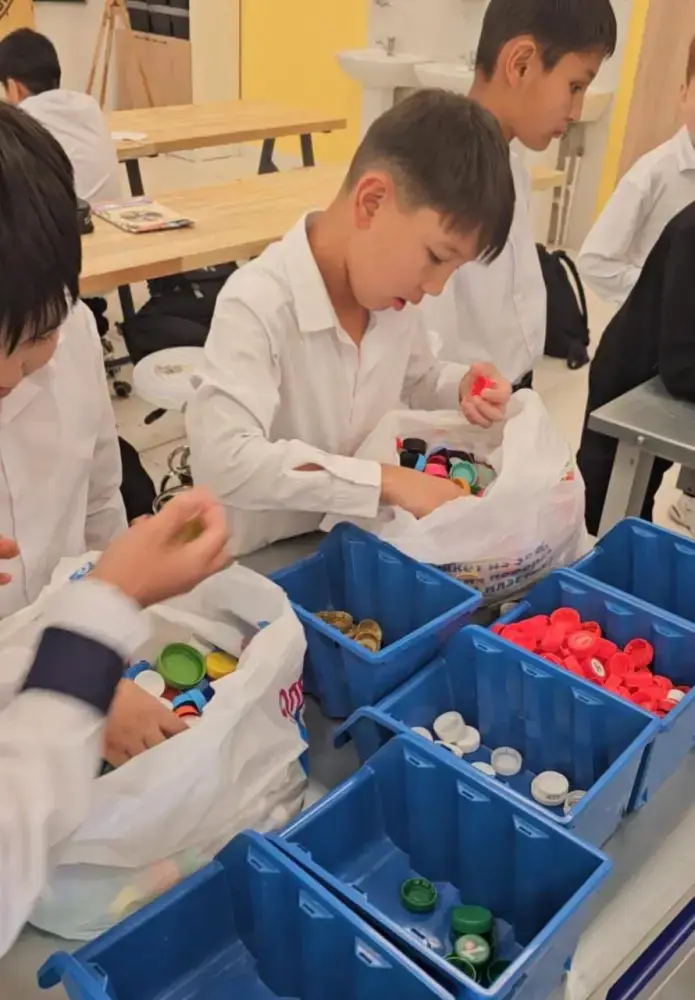 Участие школьников в проекте EcoBox способствует формированию культуры раздельного сбора мусора в Семее {city2}