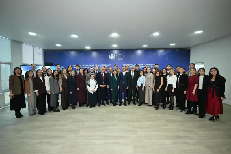 ПРЕДСЕДАТЕЛЬ СЕНАТА ОЗНАКОМИЛСЯ С НАУЧНЫМ ПОТЕНЦИАЛОМ BUKETOV UNIVERSITY (8)