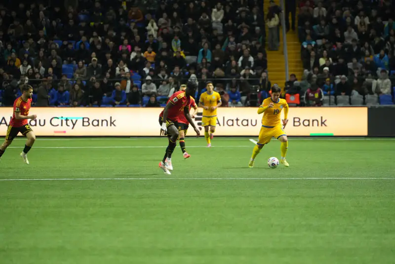 Дастан Сатпаев забивает гол