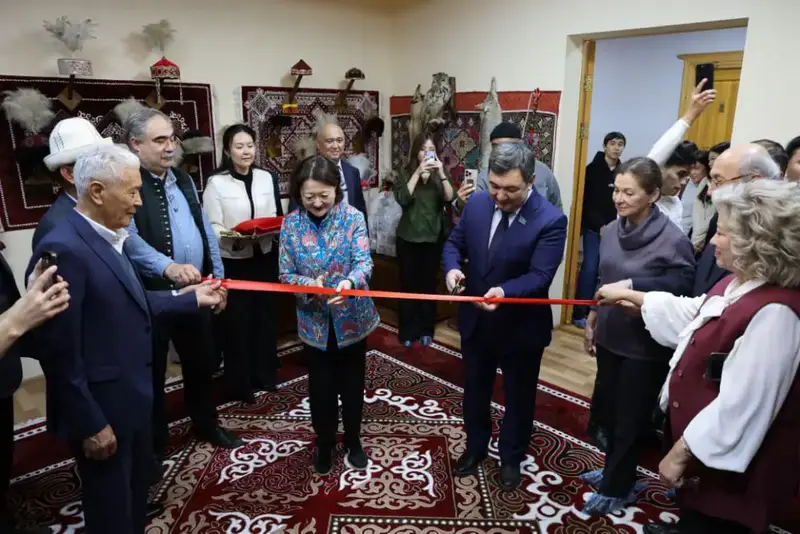 В Астане открылась экспозиция тюркских музыкальных инструментов (6)