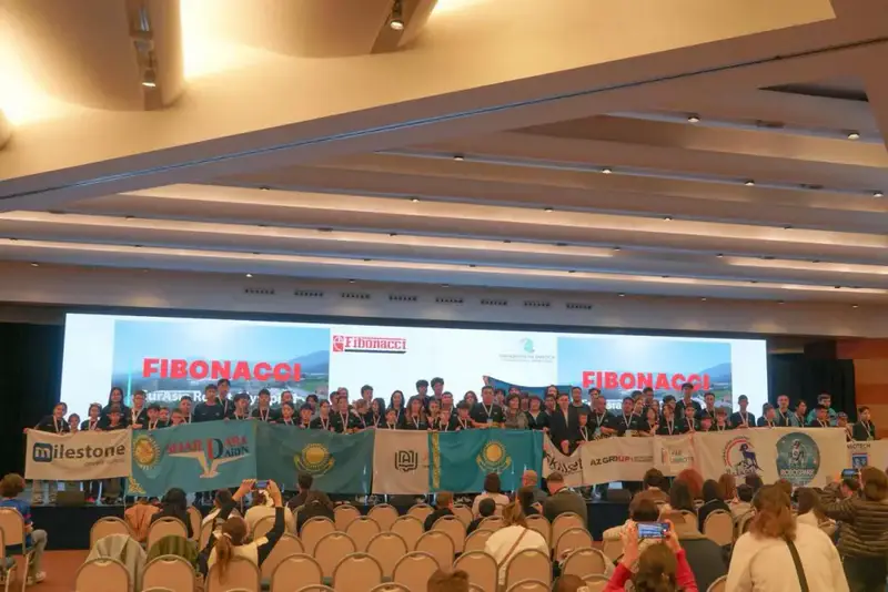 Казахстанские школьники демонстрируют высокий уровень инженерного мышления на международной олимпиаде в Риме {city2}