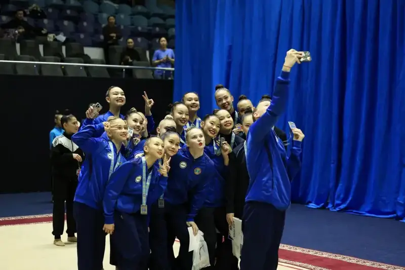 Гимнастический балет: Астанинские спортсменки блистали на чемпионате с 18 медалями {city2}