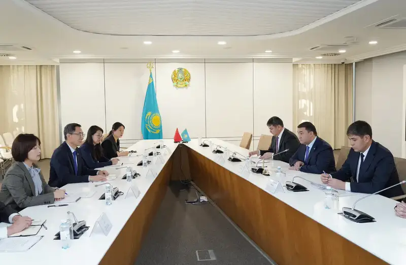 Нуралхан Кушеров обсудил с китайским послом новые возможности для сотрудничества между Казахстаном и Китаем {city2}