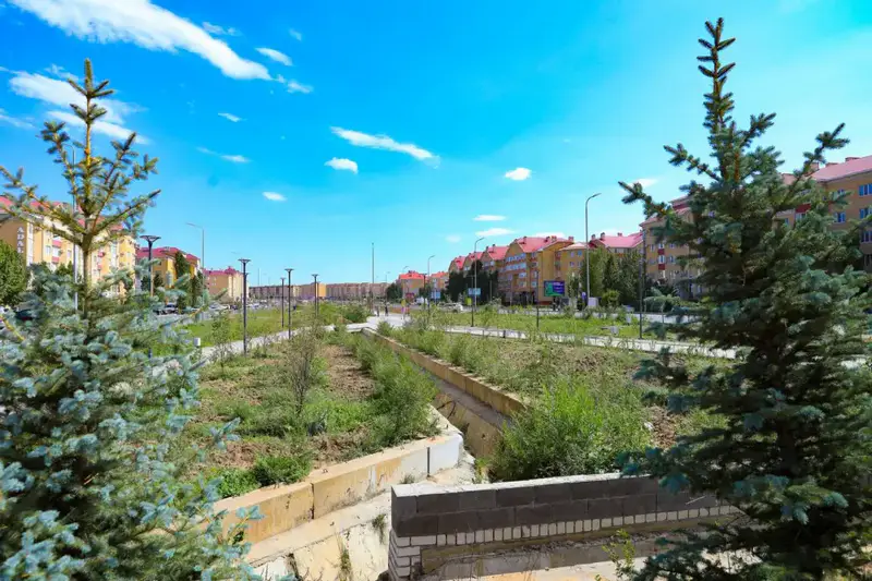 Актобе: парки и скверы расцветают под крылом спонсоров {city2}