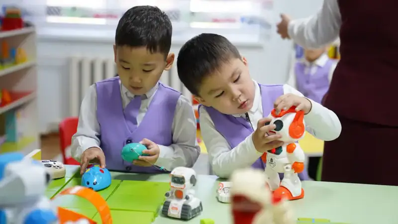 Министр просвещения акцентировала внимание на качестве образования в частных школах и обязательствах перед учениками и родителями {city2}