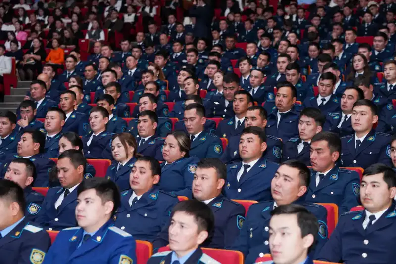 Форум молодых государственных служащих в Туркестане: акцент на честность и патриотизм в развитии общества {city2}