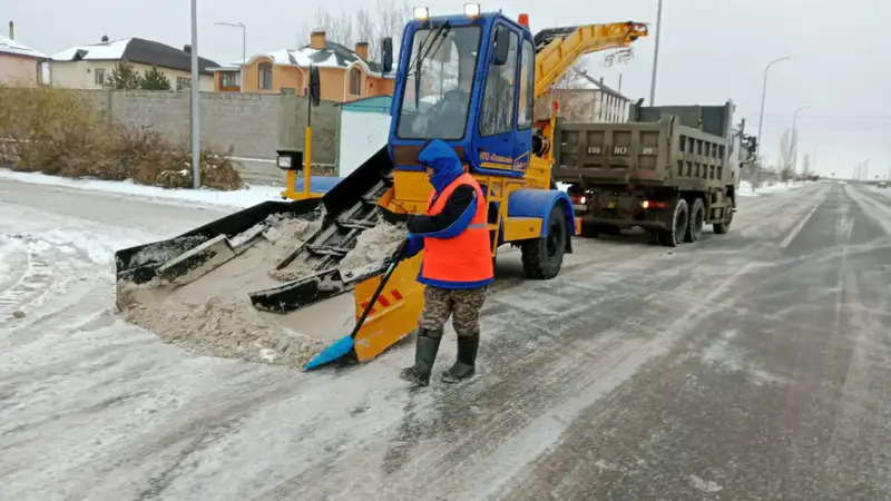 Снегопад в Астане: 3 000 рабочих на фронте! {city2}