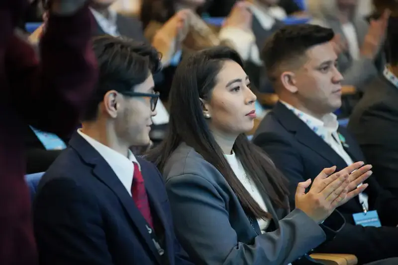 Форум в Уральске: обсуждение трендов рабочих профессий и развитие волонтерской культуры среди молодежи {city2}