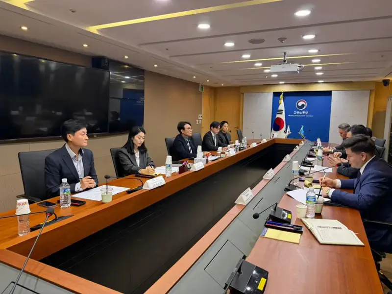 Вице-министр труда РК Аскарбек Ертаев провел встречу с корейскими коллегами по вопросам трудовой миграции {city2}