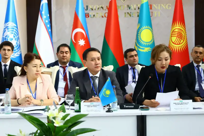 Цифровая мостостроительная арена: КГД МФ РК и Таможенная служба Узбекистана объединяют усилия в подготовке кадров {city2}