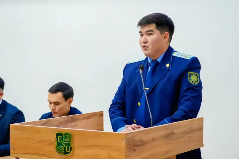 «Закон и порядок»: об опасности нарко- и киберпреступности рассказали столичным студентам (3)