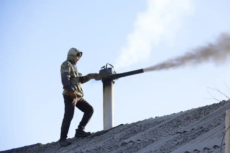 В Жетісу установили более 2000 датчиков угарного газа в домах уязвимых граждан в рамках месячника пожарной безопасности {city2}