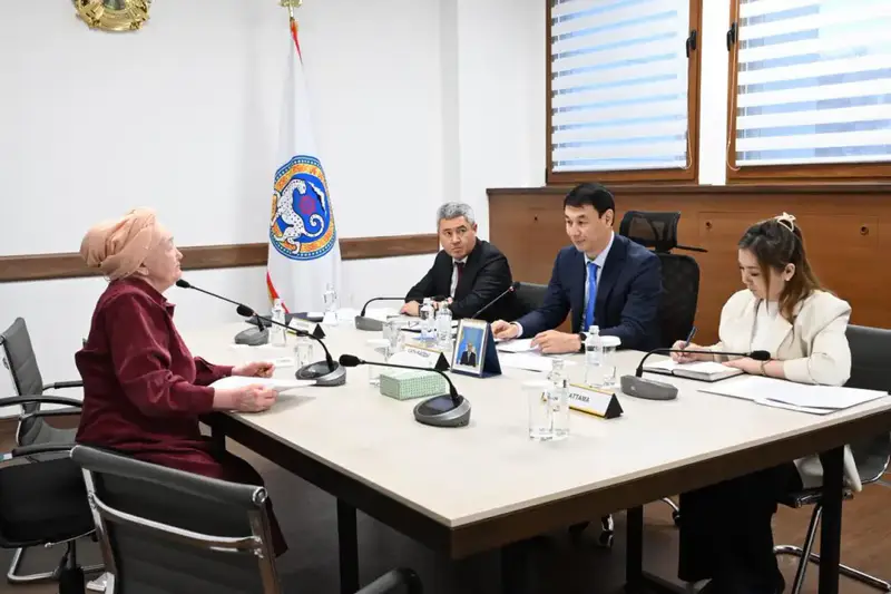 Жители Алматы активно обсуждают проблемы инфраструктуры и благоустройства на встрече с акимом {city2}