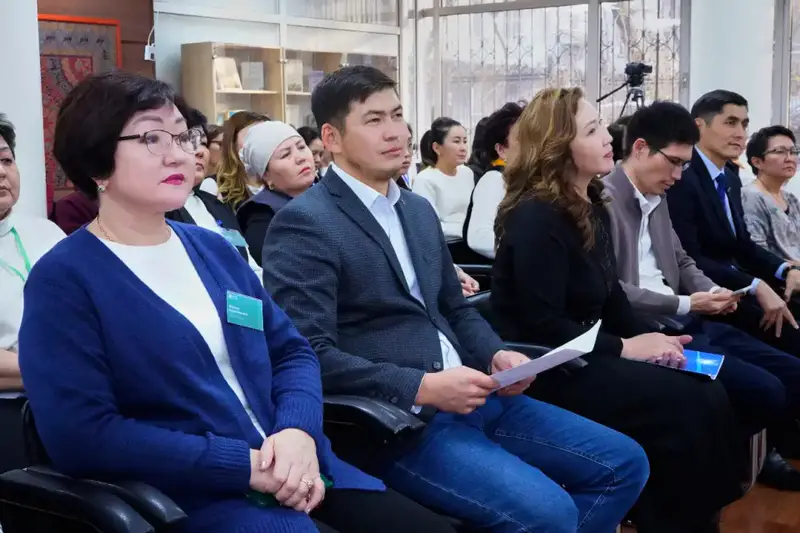 Тему искусственного интеллекта и литературы обсудили на научной конференции в Алматы (3)