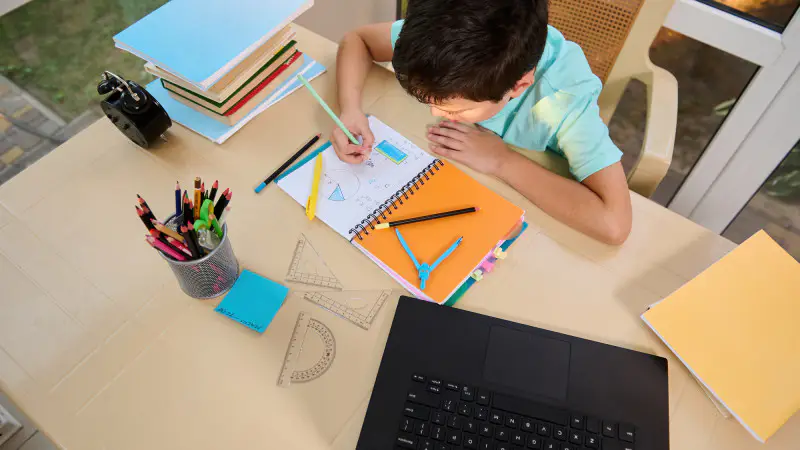 Санврач Алматы: Онлайн-обучение в школах на фоне роста гриппа и ОРВИ {city2}