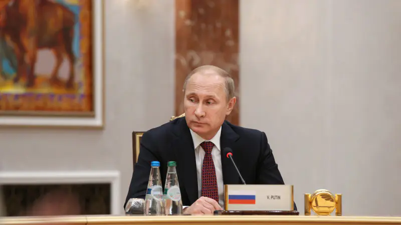 Путин объяснил пробки на границе Казахстана с Россией: борьба с контрабандой {city2}