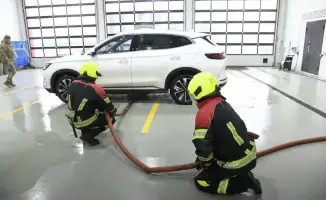 Пожарные обучают столичных водителей электромобилей правилам безопасности для предотвращения возгораний