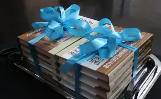 Алматы отметил 90-летие Жумекена Нажимеденова