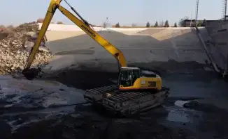 Очистка ирригационных каналов в Жетысайском районе: новые возможности для сельского хозяйства и предотвращение водных проблем