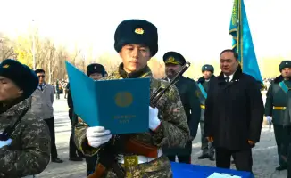 В сердце Тараза зажглись новые звезды: две с половиной тысячи новобранцев приняли присягу