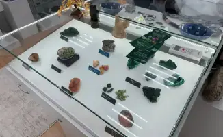 Старшеклассники школы-лицея №37 узнали о минералах и государственной службе на экскурсии в Минералогическом музее