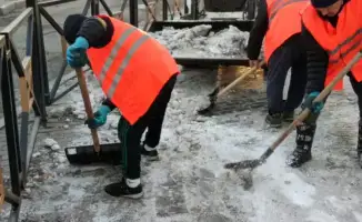 Астана: 3 000 рабочих очищают снег