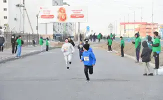Марафонская связь: отцы и сыновья пробежали вместе в Атырау