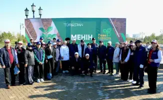 В Туркестане более 300 человек посадили 900 саженцев деревьев в рамках акции по озеленению