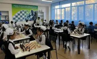 Шахматы в Караганде: дети учатся логике и стратегии